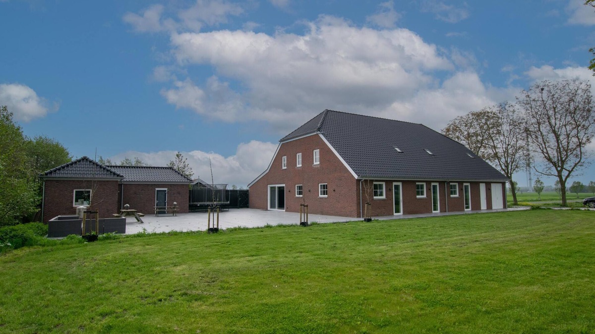 Lage Zwaluwe House | very luxurious group accommodation with en-suite rooms
