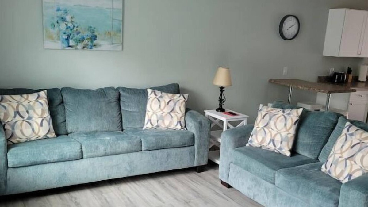 Warsaw Apartment | Very Nice 2 Bedroom Close to Venues /Warsaw Stays