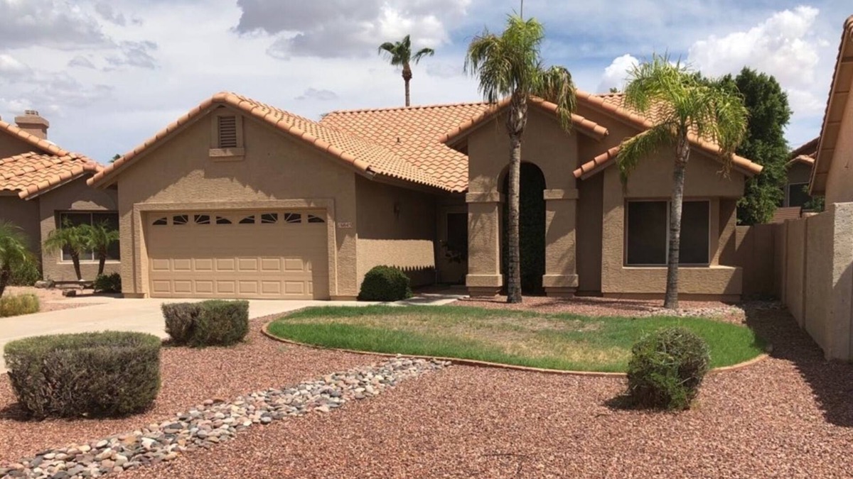 Phoenix House | Very nice 4 bdrm 2 full bath ranch home w/great room in quiet neighborhood.