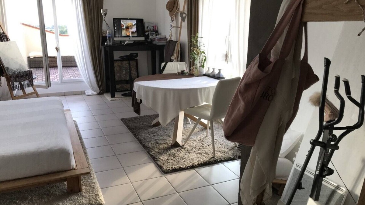 Eaunes Apartment | Very nice apartment with terrace and pool