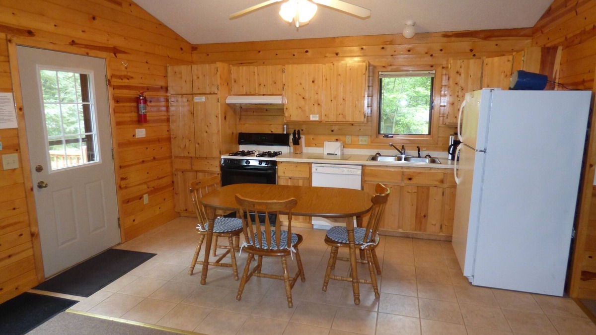 Marcell Cabin | Very Nice Exceptionally clean 3 bedroom with fireplace, A/C and Fire pit