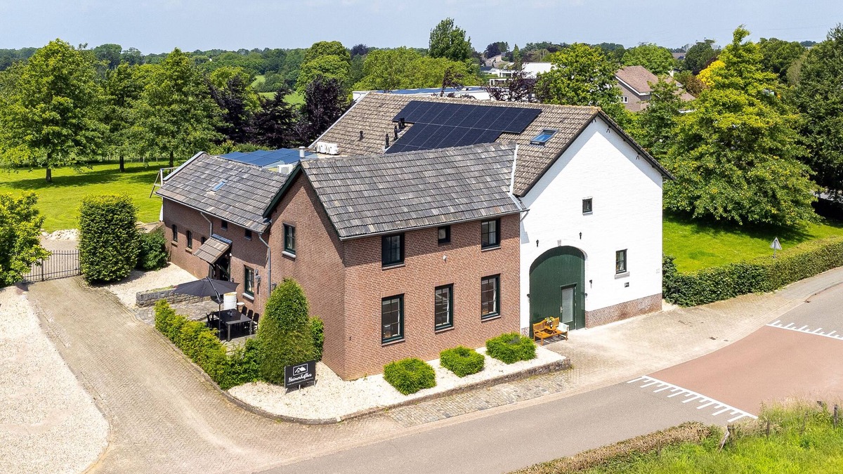 Koulen House | Very nice farmhouse with a large terrace