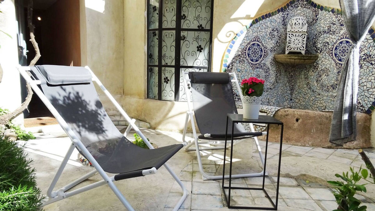 L'Isle-sur-la-Sorgue Apartment | Very nice apartment, right in the center with private garden -