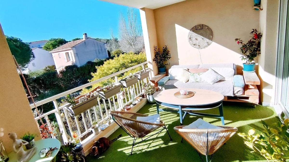 Six-Fours-les-Plages Apartment | VERY NICE T3 5MN ON FOOTS FROM THE BEACHES
