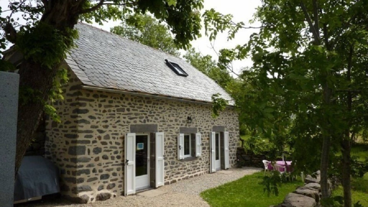 Paulhac House | Very nice Gite 5 places at the foot of the Plomb du Cantal