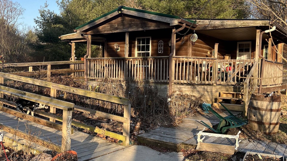 Patricksburg House | Very nice single wide home with addition, wrap around deck & pond on 6.96 acres.