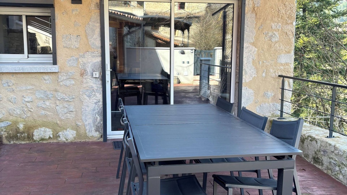Espenel Bed & Breakfast | Very pretty gîte surrounded by mountains and a stone's throw from the Drôme river.
