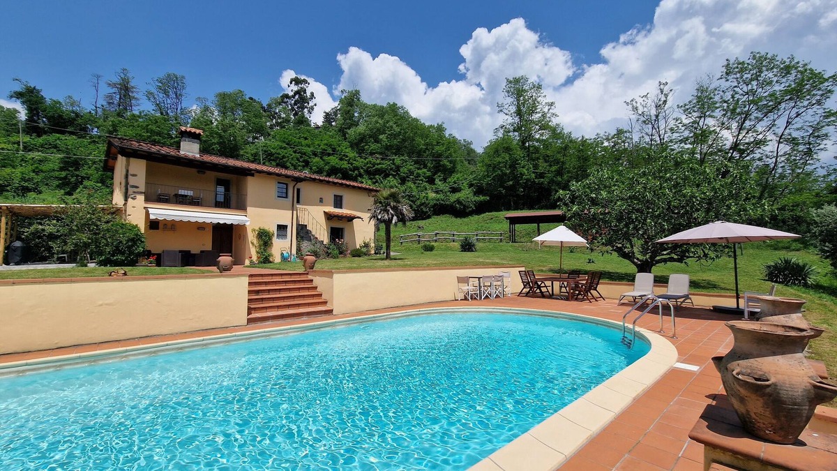 Coreglia Antelminelli Villa | Very private 3 bedroom villa, private 15m pool, large garden, lovely views.