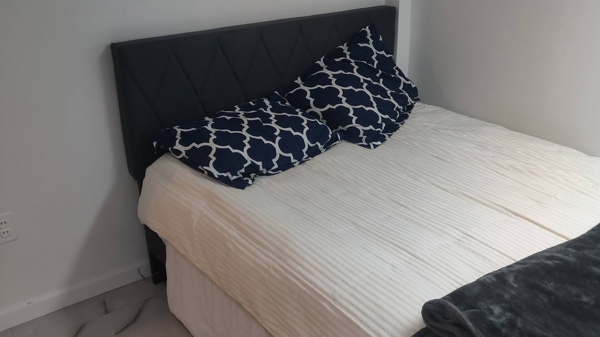Homecrest House | Very private apartment kozy bedroom