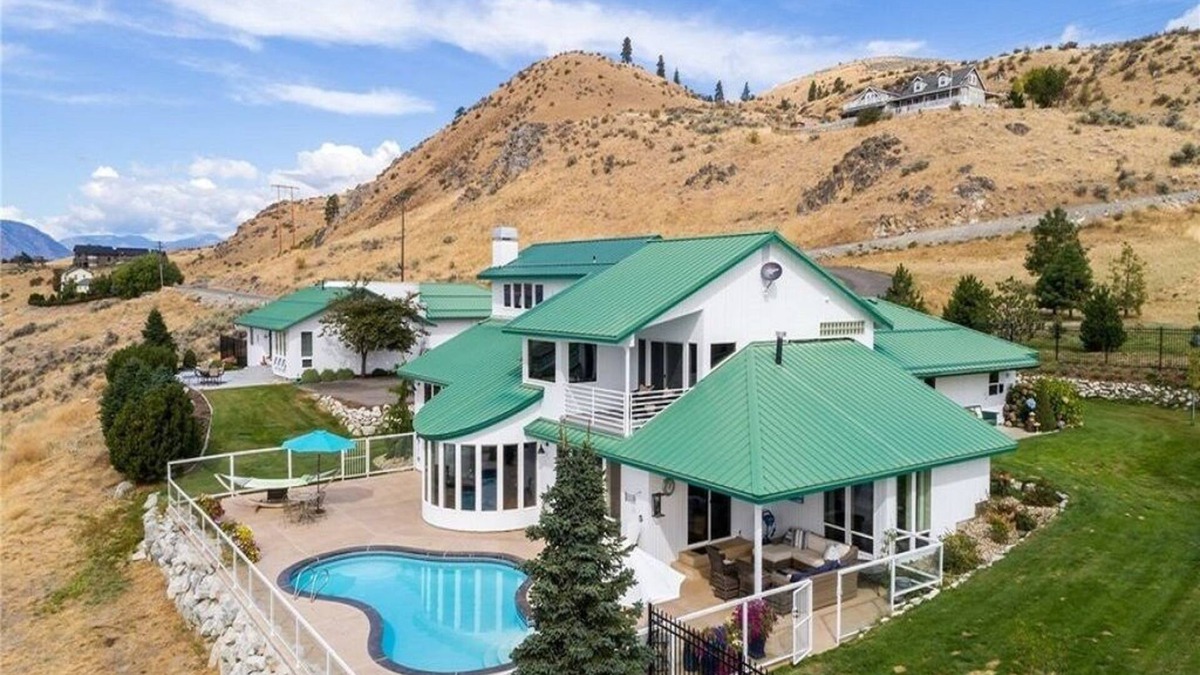 Chelan House | Very Private custom home with pool and amazing 180 degree views, 3 miles to town