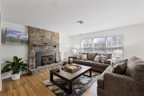 Chester House | Very Private Large Home on 22 Acres