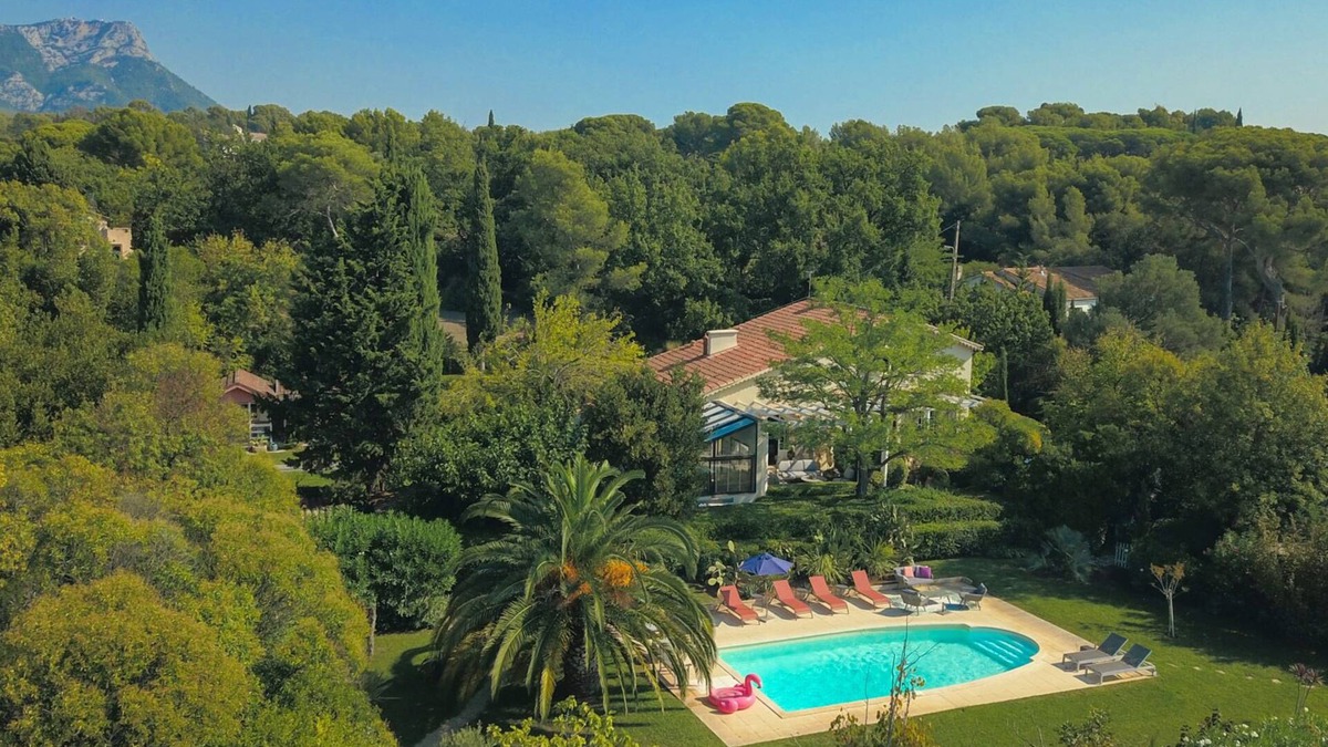 La Garde Other | Very quiet 2 br apartment - Pool, private backyard - close to beaches