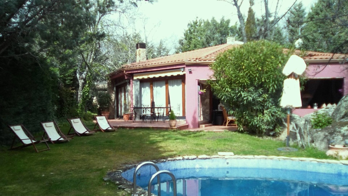 Valdemorillo House | Very quiet house El Escorial, swimming pool, fiber optic, Wifi, air conditioning