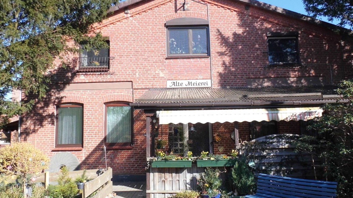 Kleinmeinsdorf Apartment | Very quiet location on the outskirts with very good facilities. Very family friendly.