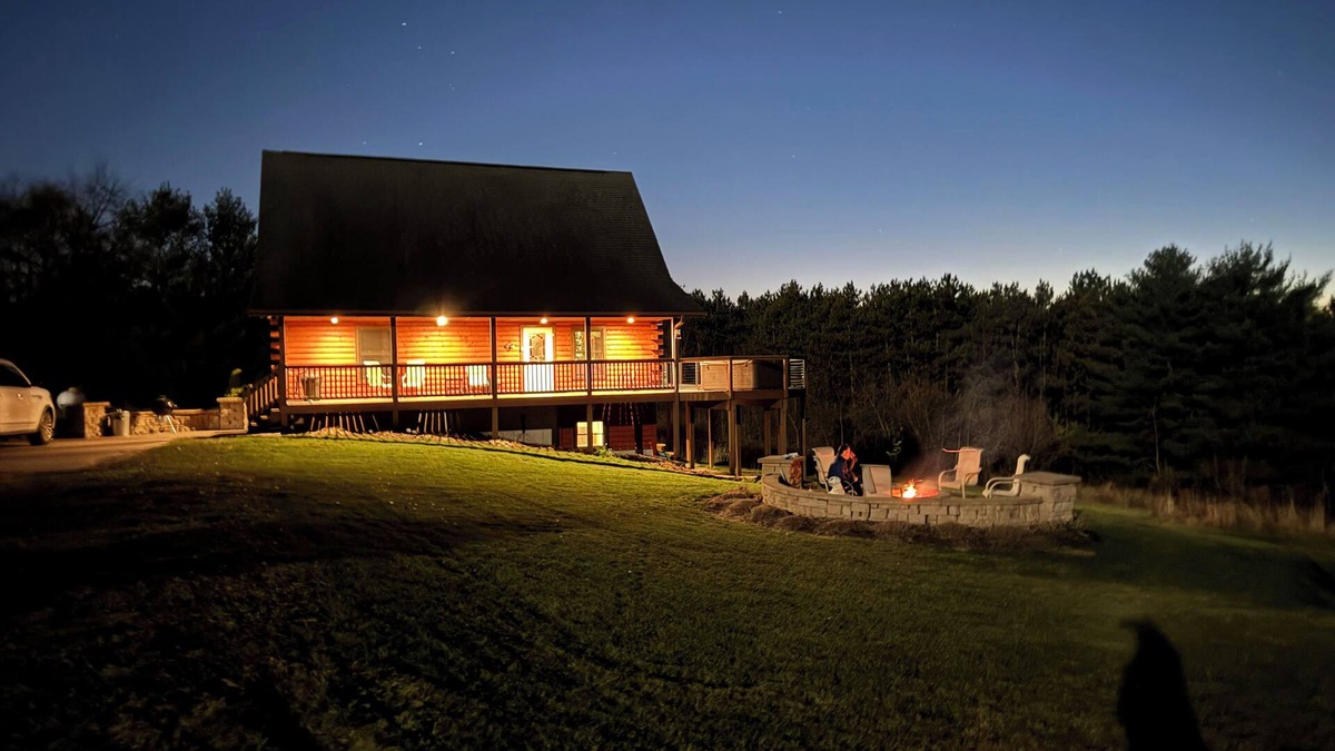 Ferryville Cabin | Very Secluded Beautiful Cabin! Watch The Wildlife And Star Gaze From The Deck!