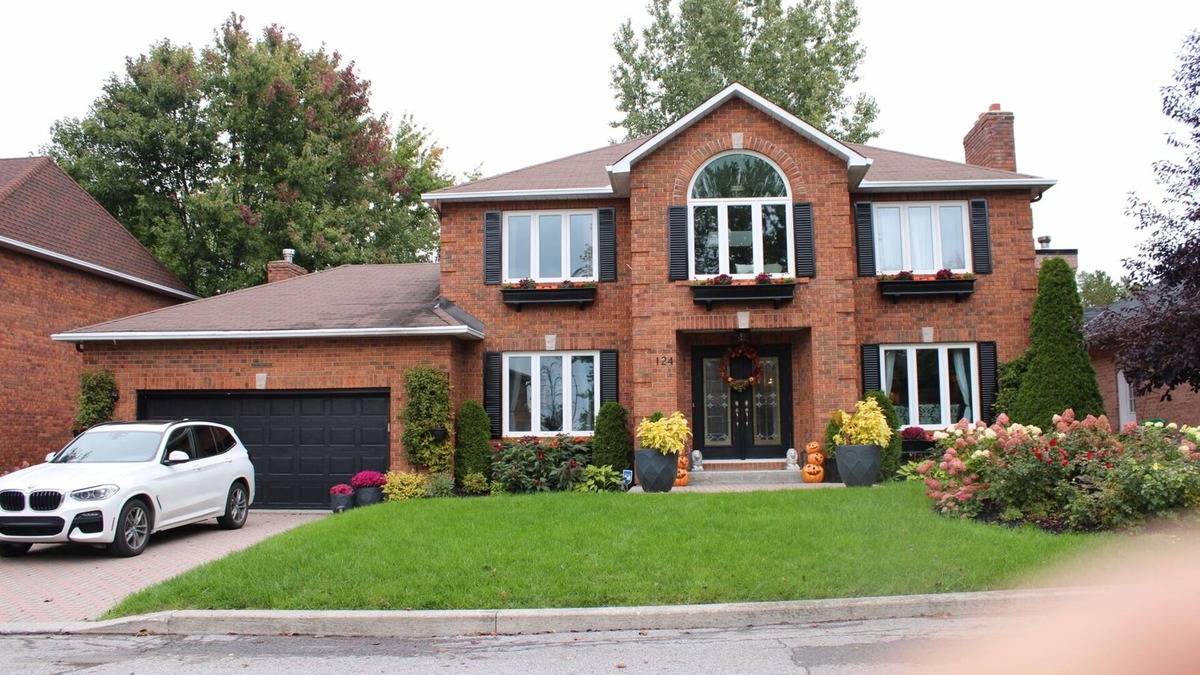Downtown Gatineau Apartment | Very spacious 3 bedroom apartment located in luxury home in Gatineau