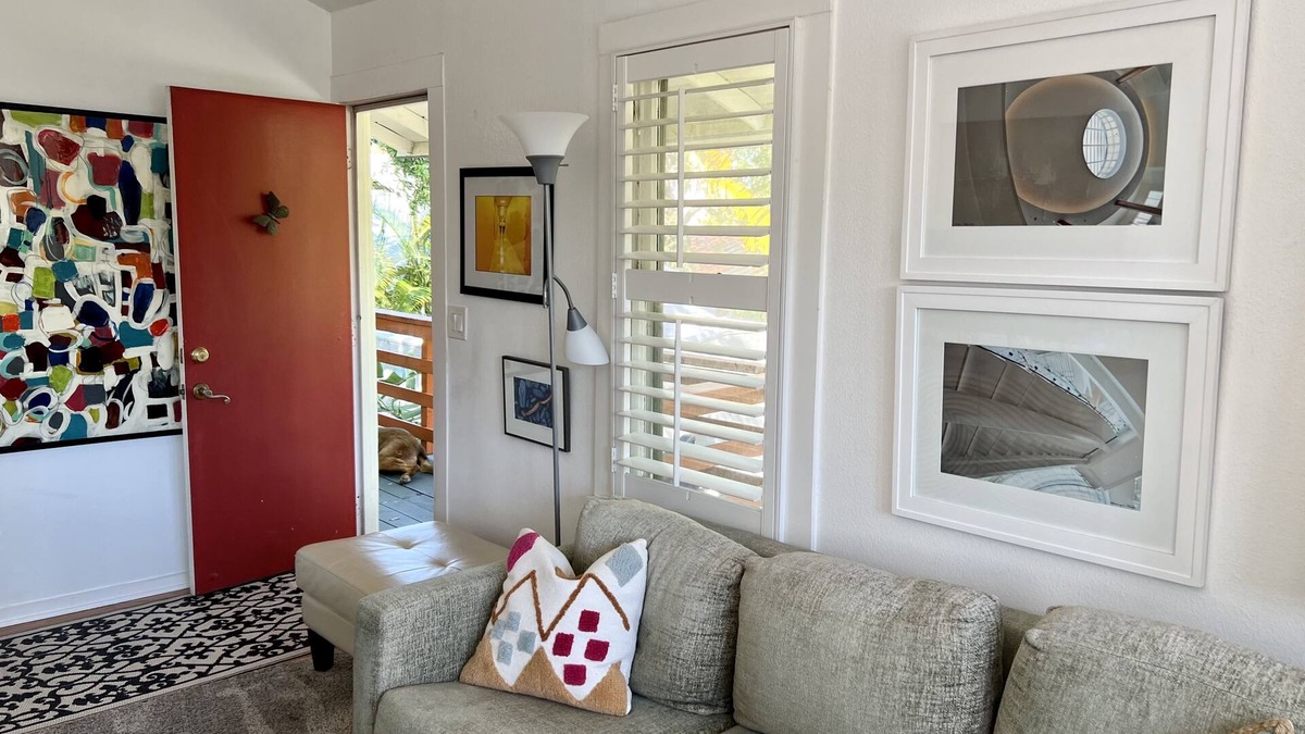 Downtown Apartment | Very tropical, private and peaceful, short walk to everything happening downtown
