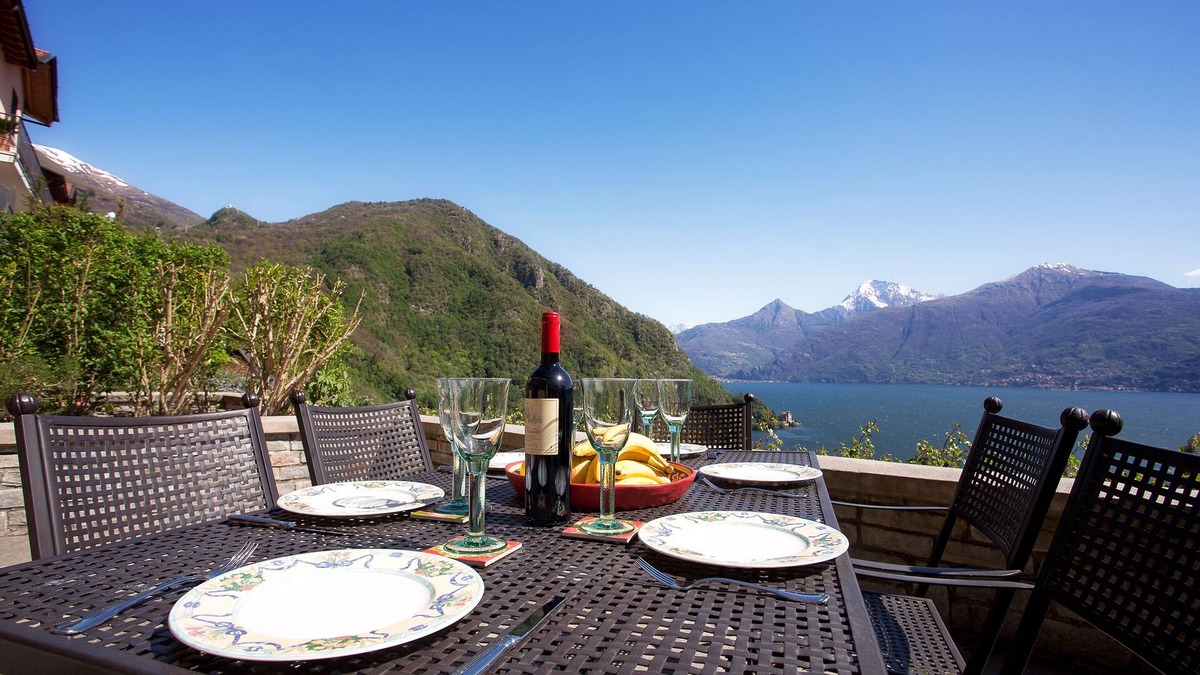 Menaggio Apartment | "VH-Apartment Bella Vista" Belvedere In Menaggio with pool by Italian Apartments