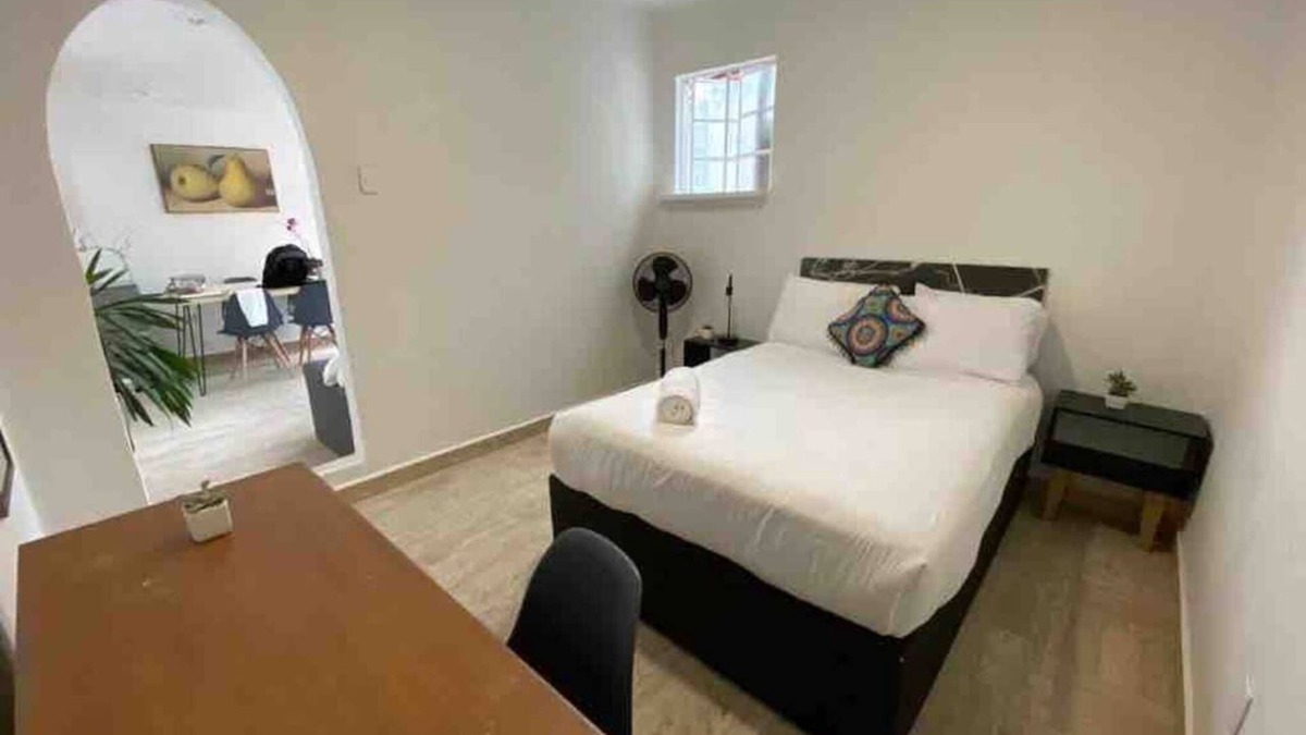 Santa Maria la Ribera Apartment | VH | FLAT w/wifi and comfy beds| 113