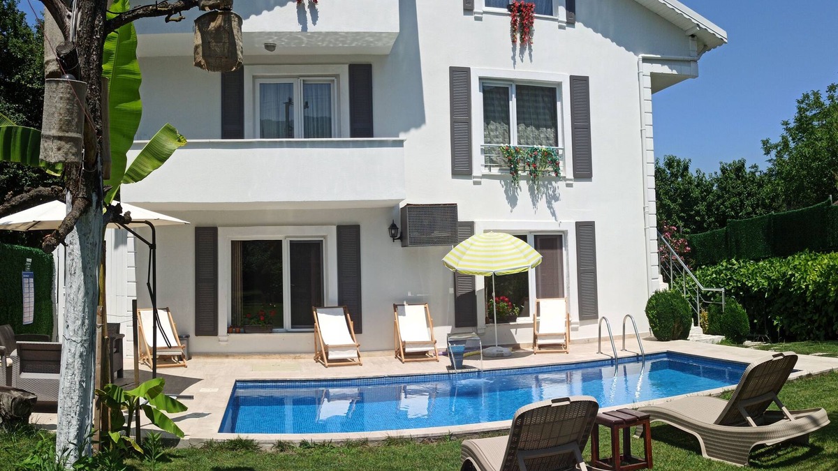 Sapanca Villa | VİLLA ATLAS 12- 16 KİŞİLİK 6 ODA 5 BANYO