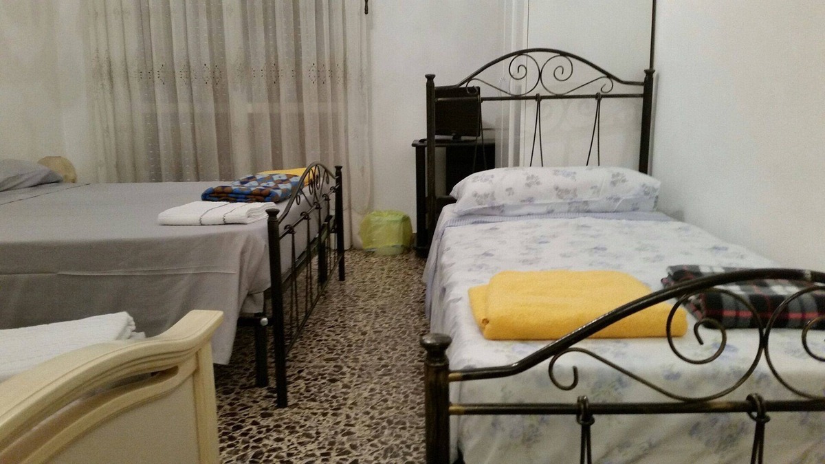 Crocetta-San Lazzaro-Modena Est House | Via del Mercato apartment.