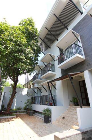 Melawai Bed & Breakfast | Via Renata Panglima Polim