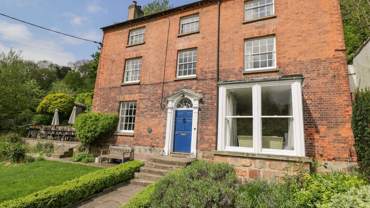 Lydbrook Cottage | VIADUCT HOUSE, pet friendly, luxury holiday cottage in Lydbrook