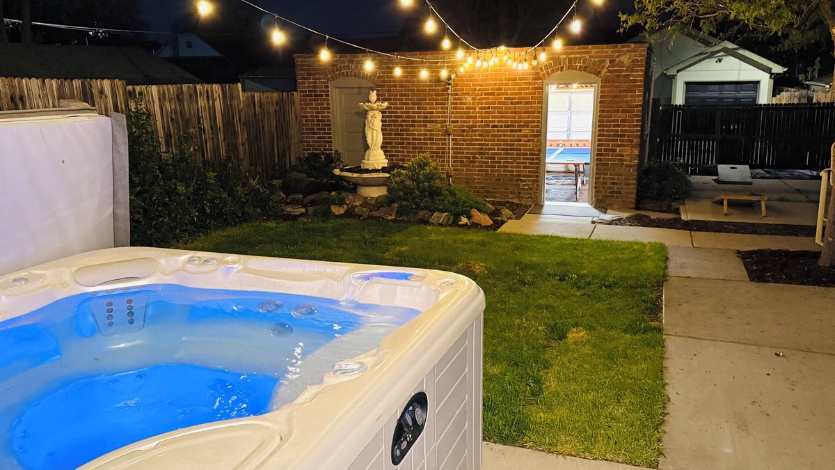 Cole House | Vibe City! RiNo Escape w/HotTub, 2 Game Rooms, Private Backyard, 4th Night FREE