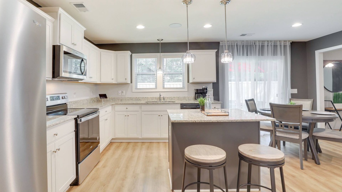 Elliott House | 'Vibe Villa' w/Backyard ~ 8 Mi to Shaw AFB!