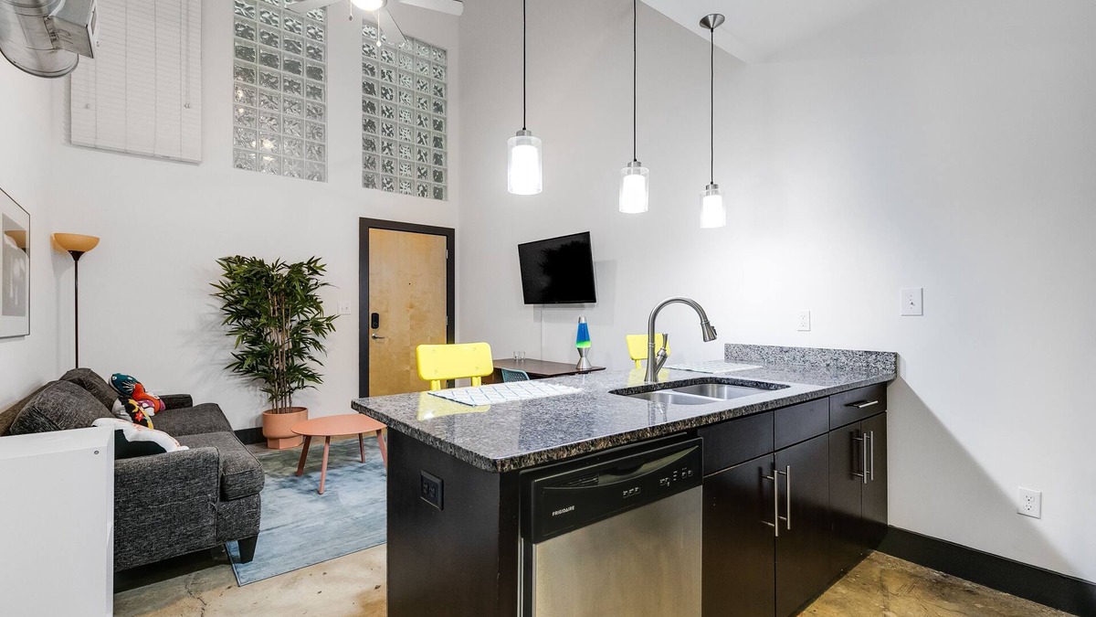 Monroe Ward Apartment | Vibrant 1-Bedroom Loft with Free Parking and Wifi