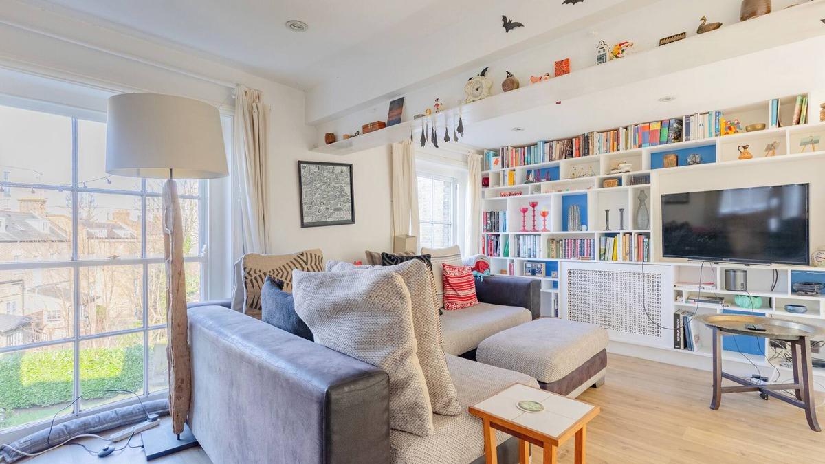 Coldharbour Apartment | Vibrant 2BD Flat, 8 Min Walk to Brixton Station
