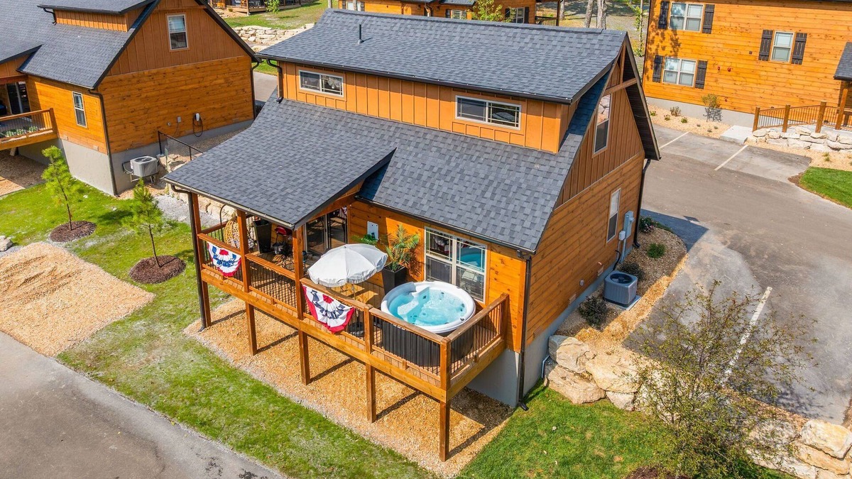Branson Cabin | Vibrant 2BR Cabin with Private Hot Tub, Resort Pools & Game Nook