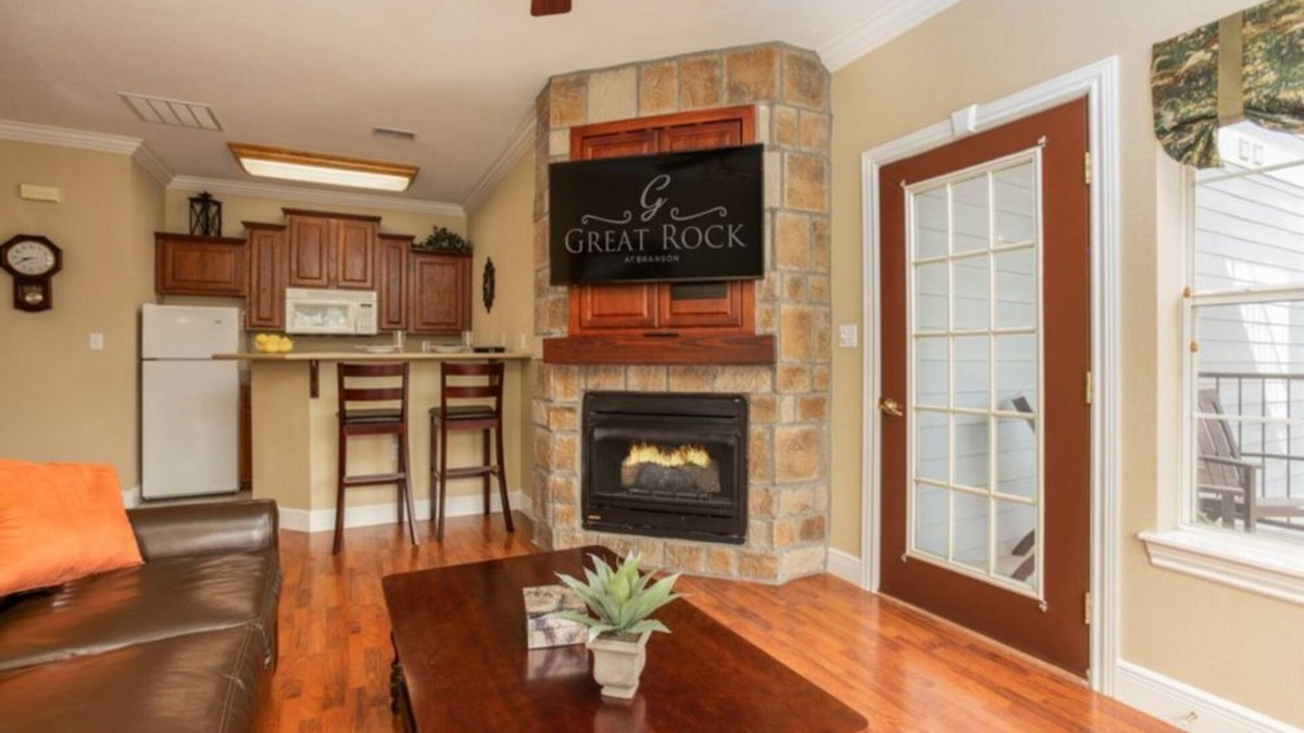 Branson Hotel | Vibrant 2BR Condo at Great Rock: Relax & Enjoy