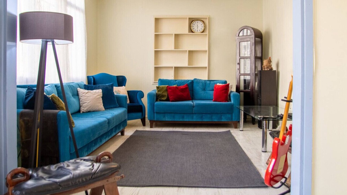 Karsiyaka Apartment | Vibrant and Central Flat in Karsiyaka near Sea