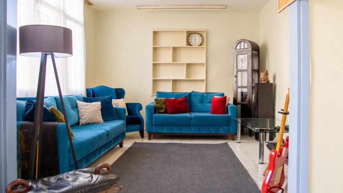 Karsiyaka Apartment | Vibrant and Central Flat in Karsiyaka near Sea