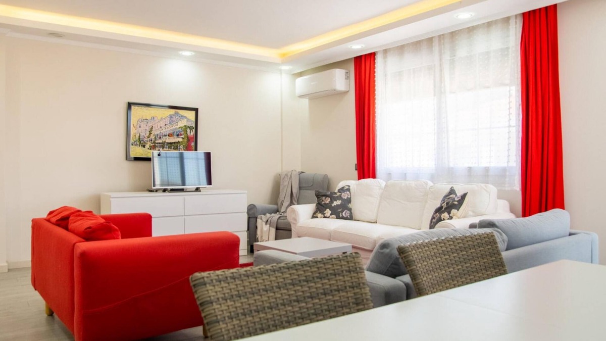 Cesme Apartment | Vibrant and Central Flat near Sea in Cesme
