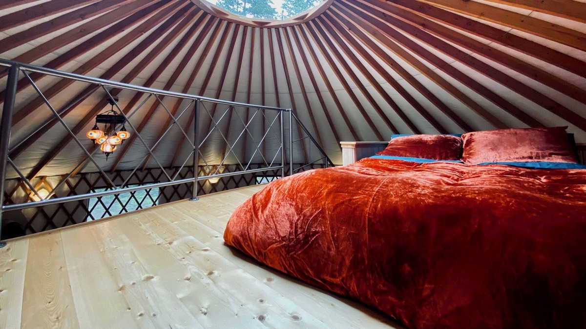 Sequim Cabin | Vibrant and unique yurt - Welcome to Madrona Grove