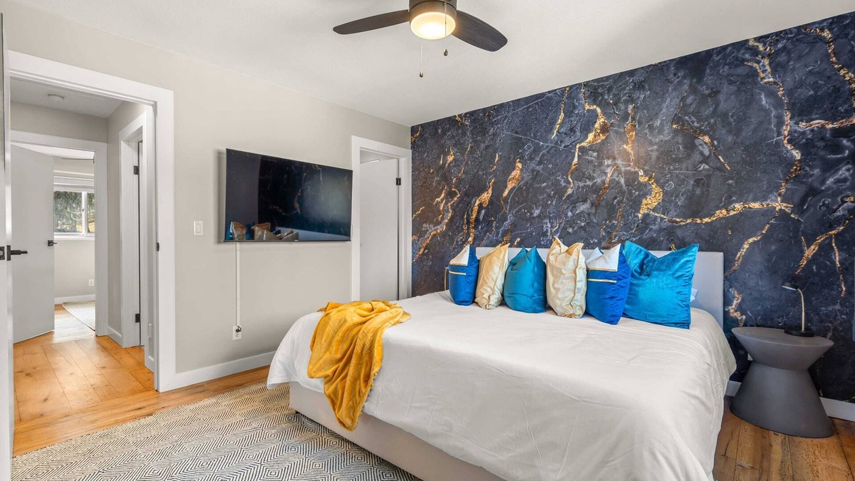 East Kootenay House | Vibrant In The Valley | 4 Bedroom Getaway | Arcade