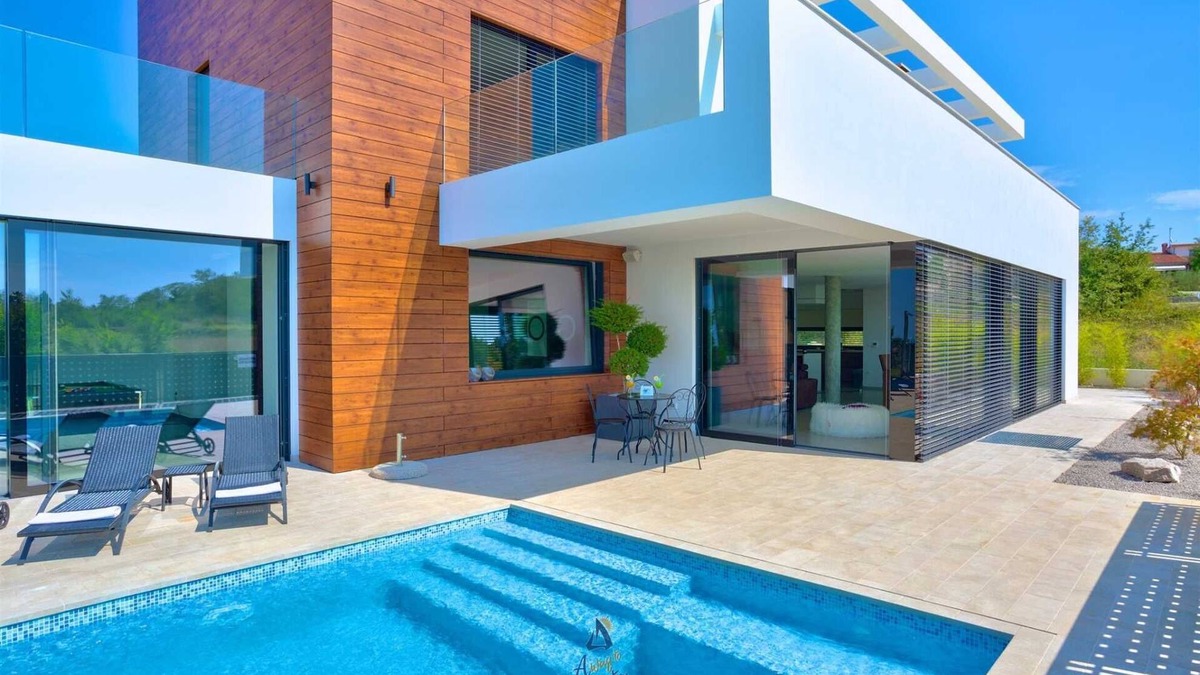 Farini Villa | Vibrant modern 5-BR Villa for 10+2, with pool and a sea view