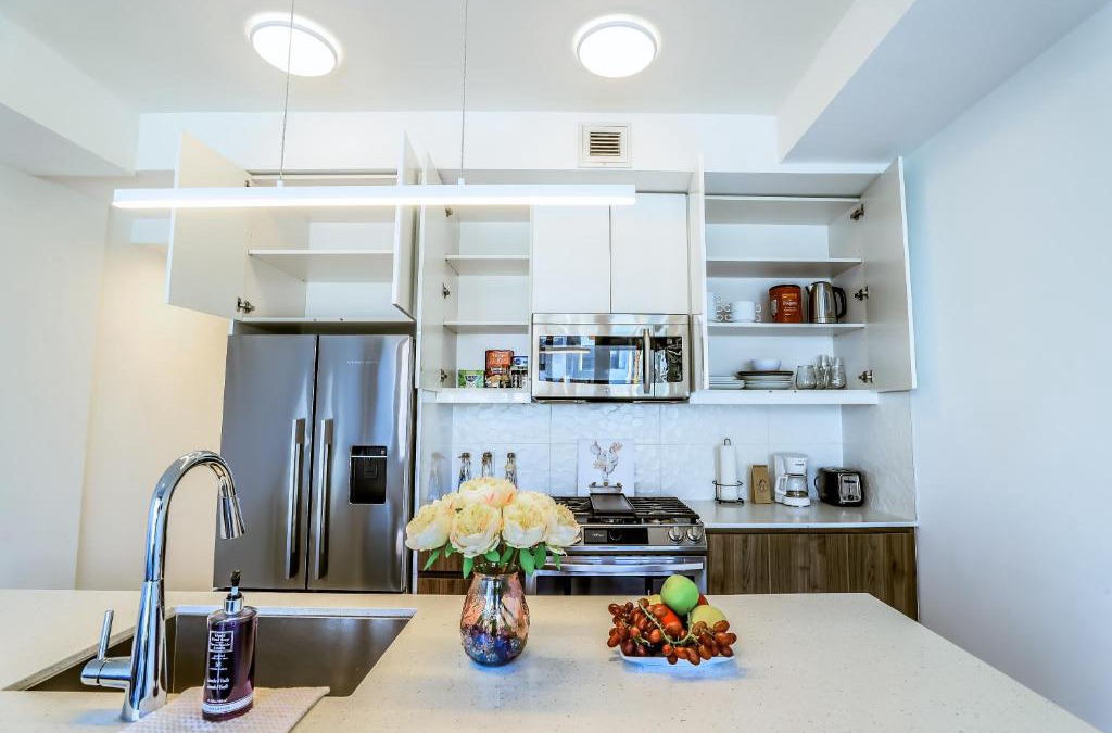 Sunnyside Apartment | Vibrant & Modern Loft-style Walkout Near LRT