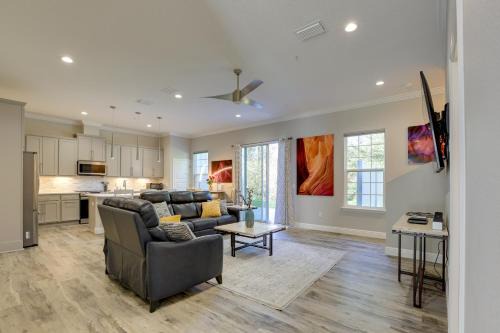 Fellowship House | Vibrant Ocala Townhome Close to Golf Club and WEC!