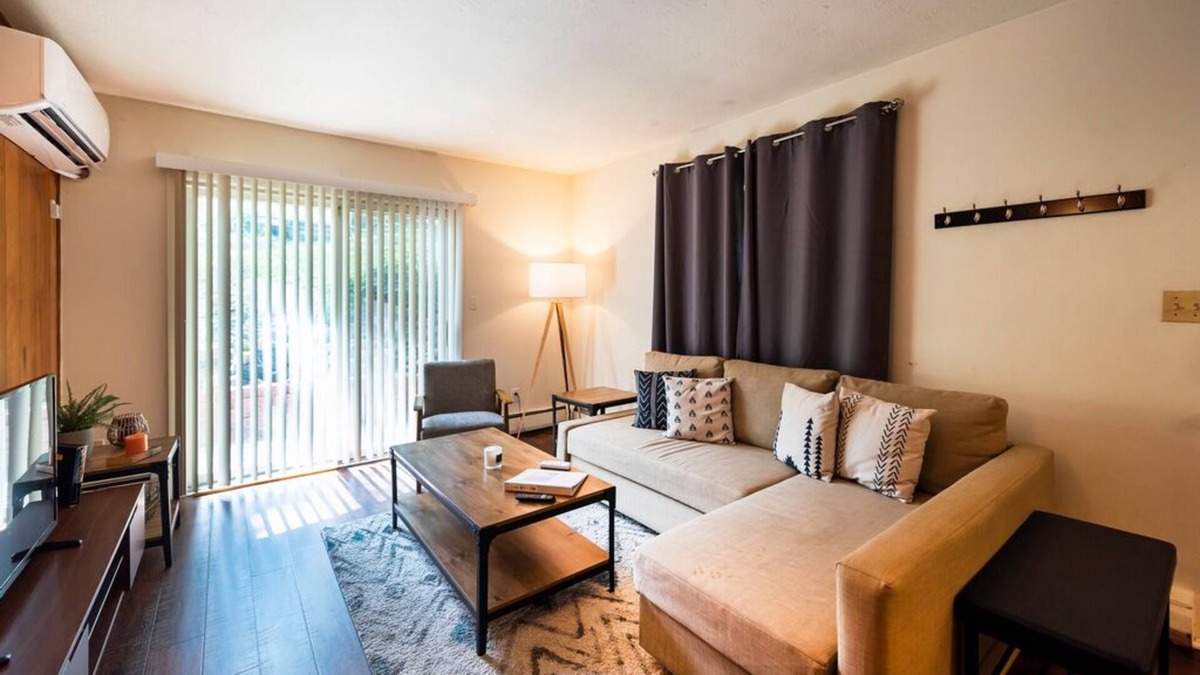 Ann Arbor House | Vibrant, Sunny, & Cozy 2BR Duplex! Welcome!