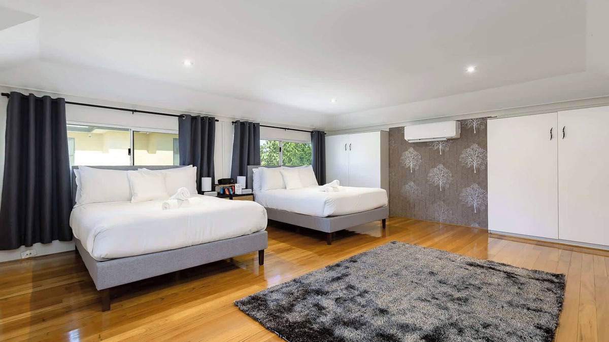 Victoria Park House | Vic Park Home close to Crown