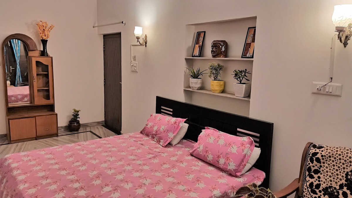 Jhotwara Bed & Breakfast | Vice Versa Homestay
