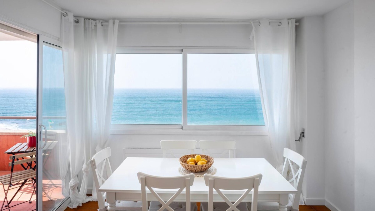 Sant Vicenc de Montalt Apartment | Victoria - in front of the beach