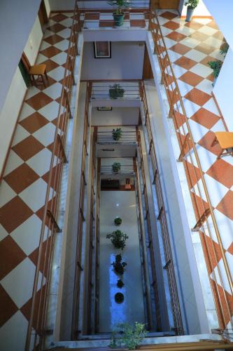 Nifas Silk-Lafto House | Victoria Hotel Apartment