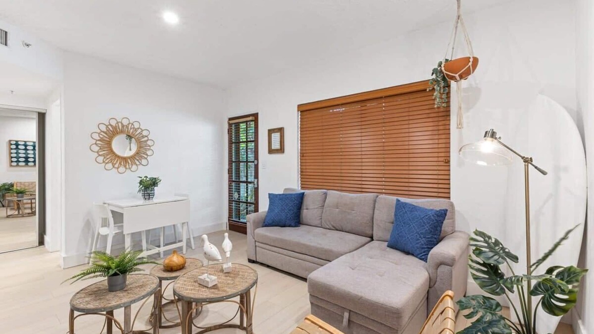 Hendricks and Venice Isles Condo | Victoria Park - Apartment 1721