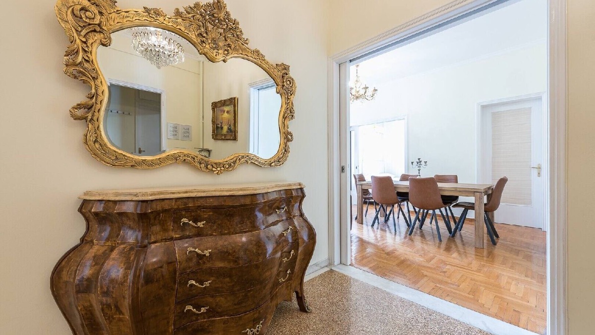 Mousio Apartment | Victoria Queens Palace apartments