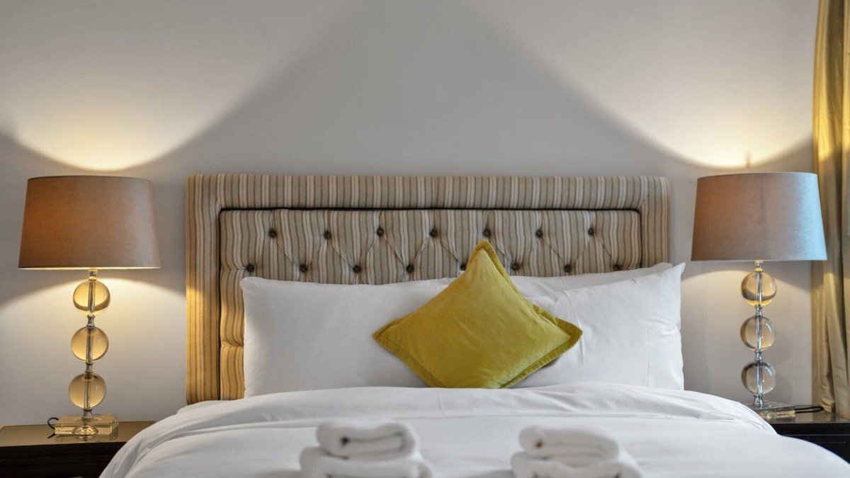 Brompton & Hans Town Apartment | Victorian Apartment near Harrods
