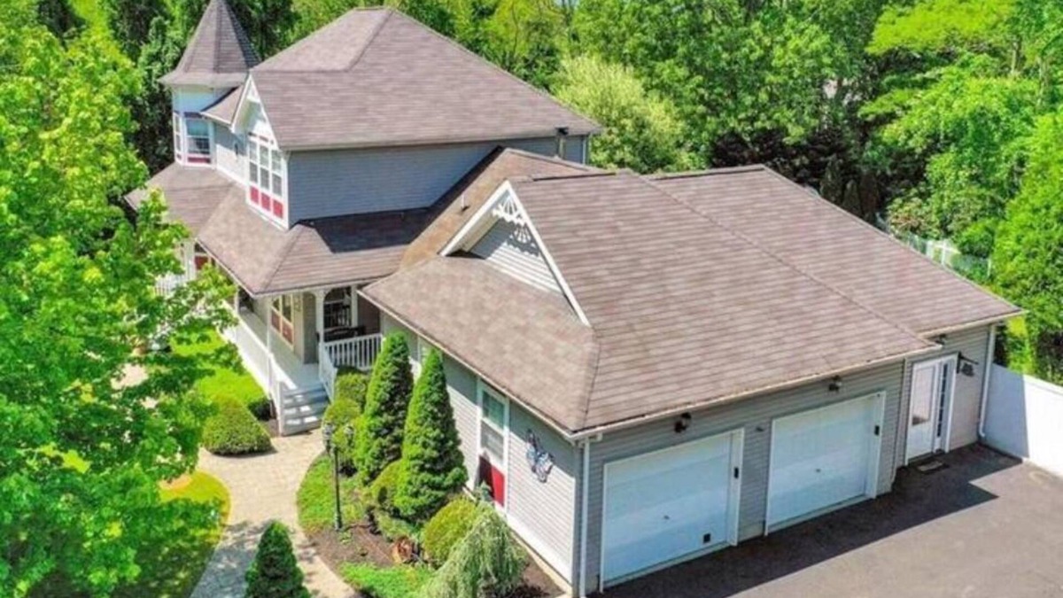 South Jamesport House | Victorian Beach House Paradise